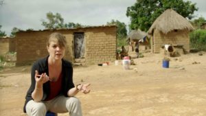 Laura Gerritsen in einer Bergarbeitersiedlung im Kongo